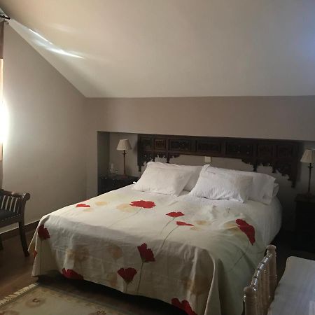 Albus Albi Guest House Colmenar del Arroyo Екстериор снимка