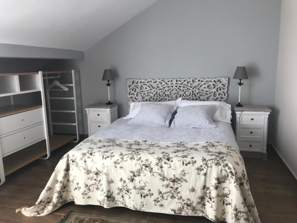 Albus Albi Guest House Colmenar del Arroyo Екстериор снимка