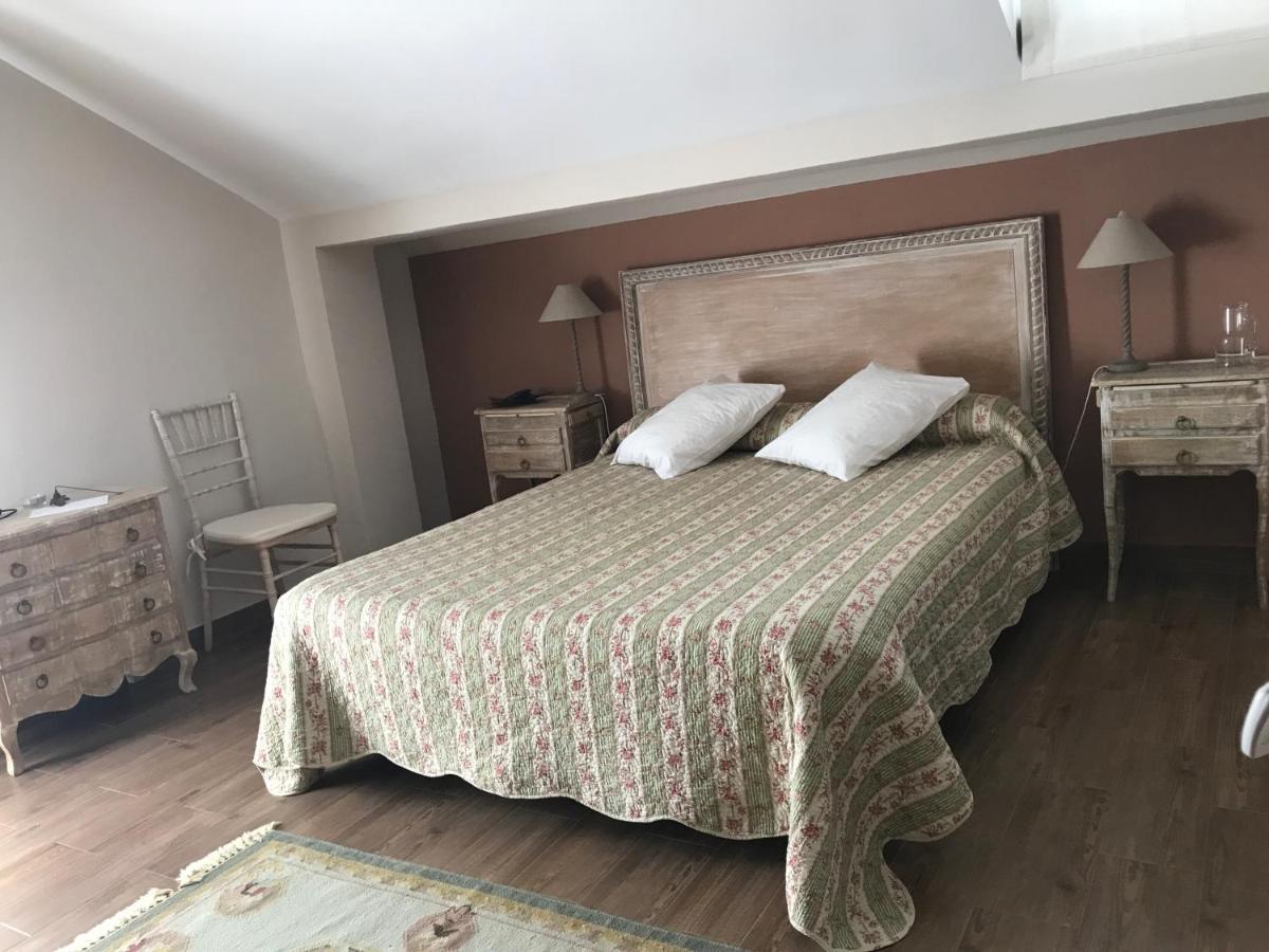 Albus Albi Guest House Colmenar del Arroyo Екстериор снимка