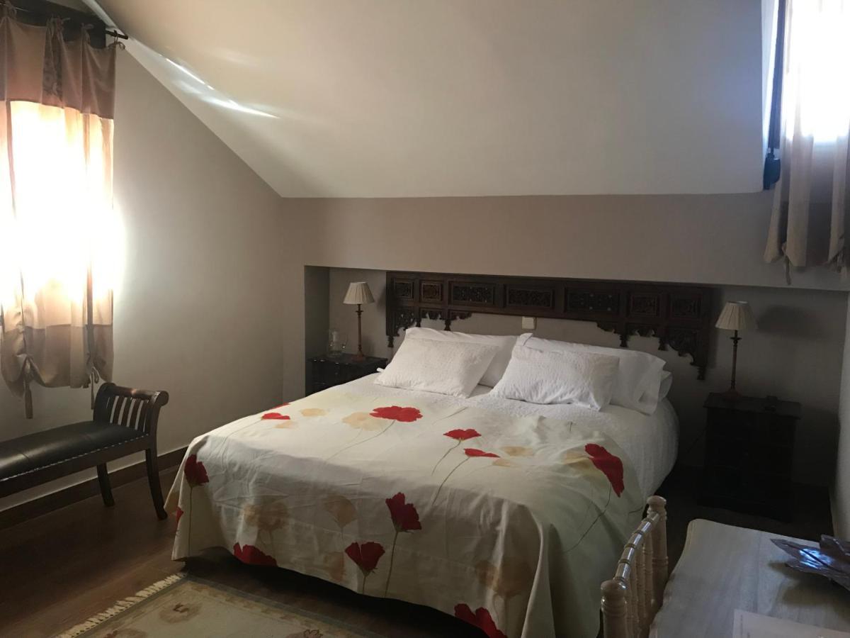 Albus Albi Guest House Colmenar del Arroyo Екстериор снимка