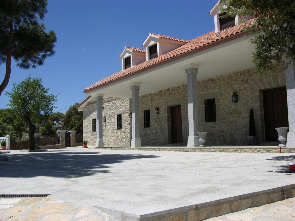 Albus Albi Guest House Colmenar del Arroyo Екстериор снимка