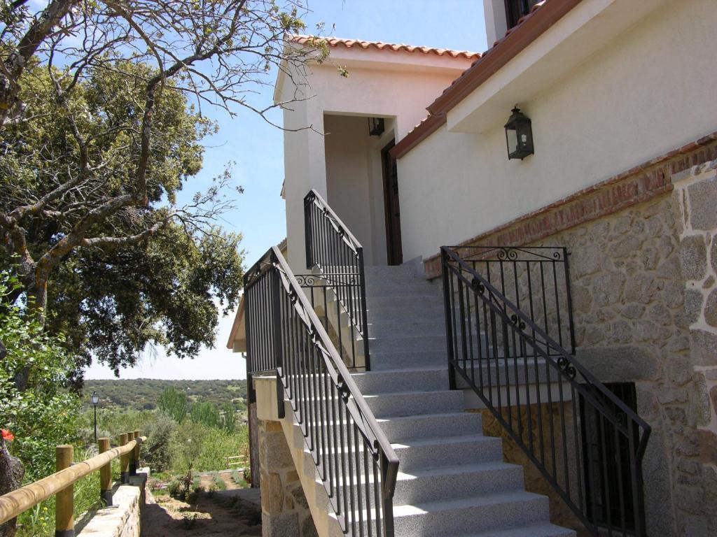 Albus Albi Guest House Colmenar del Arroyo Екстериор снимка