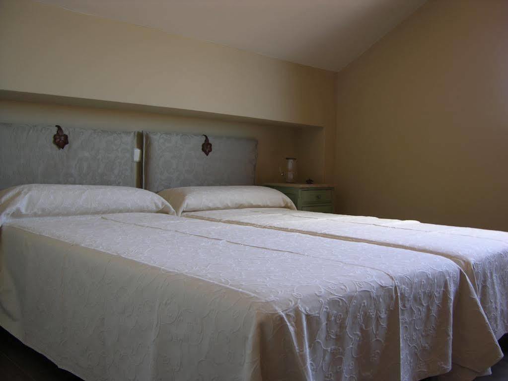 Albus Albi Guest House Colmenar del Arroyo Екстериор снимка